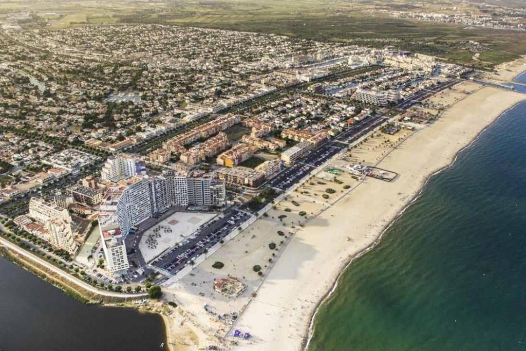 קסטלו דה אמפוריאס Costa Brava Acollidor Apartament Amb Gran Terrassa Per A 3 Persones מראה חיצוני תמונה